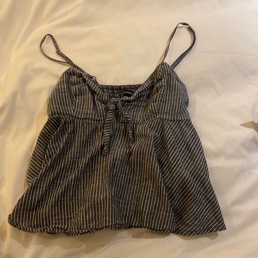 blue stripped tank top from abrocombie and fitch cropped tie